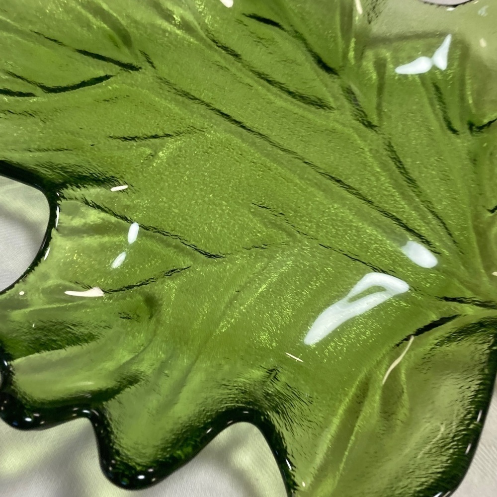 Green Leaf-Shaped Clear Glass Dish - Picture 5 of 6